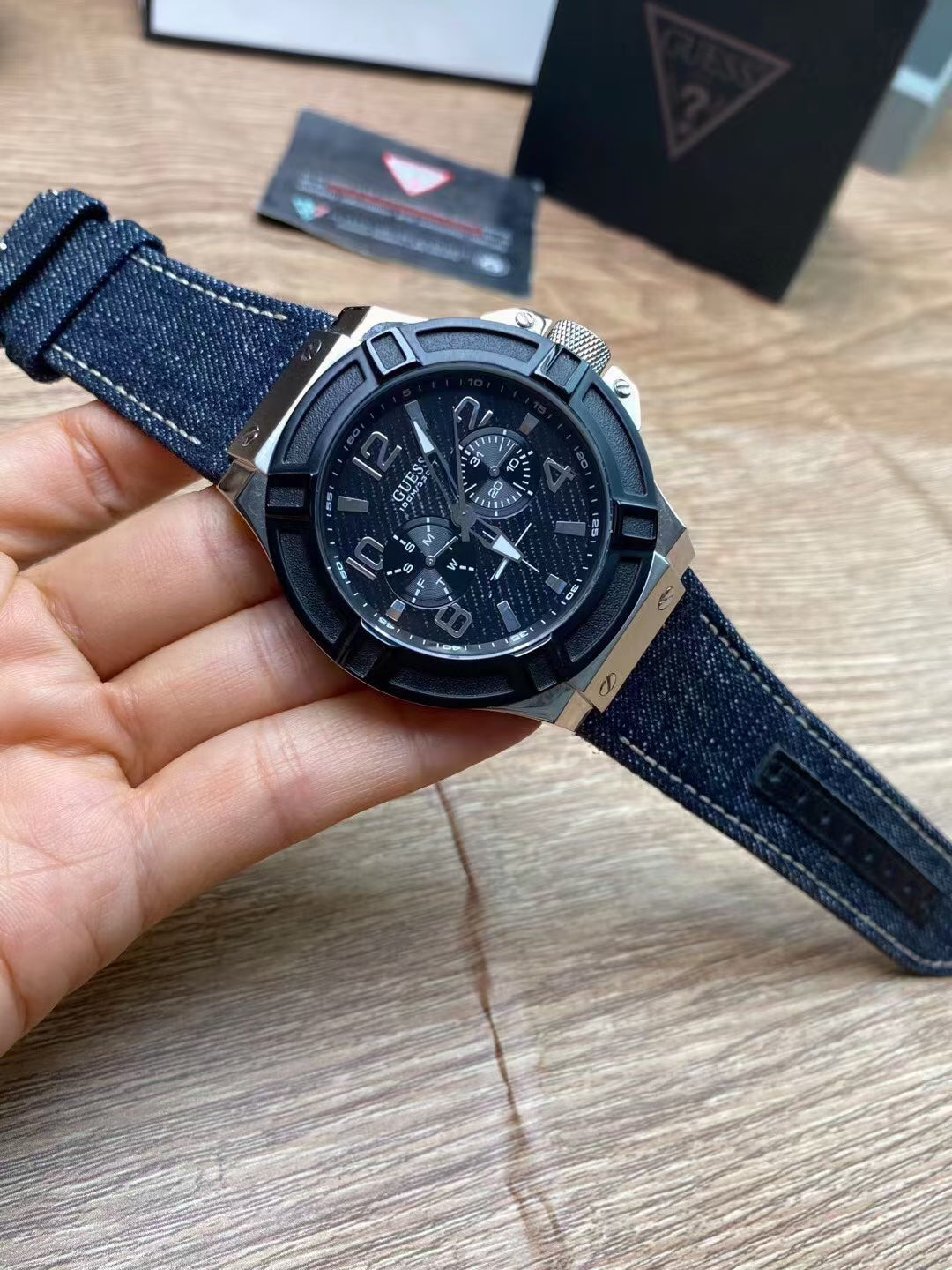 Guess Indovina Men's Quartz Watch W0040G9