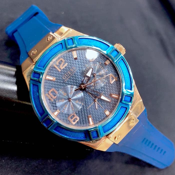 Guess Rigor Blue Dial Silicone Strap Men's Watch W0247G3